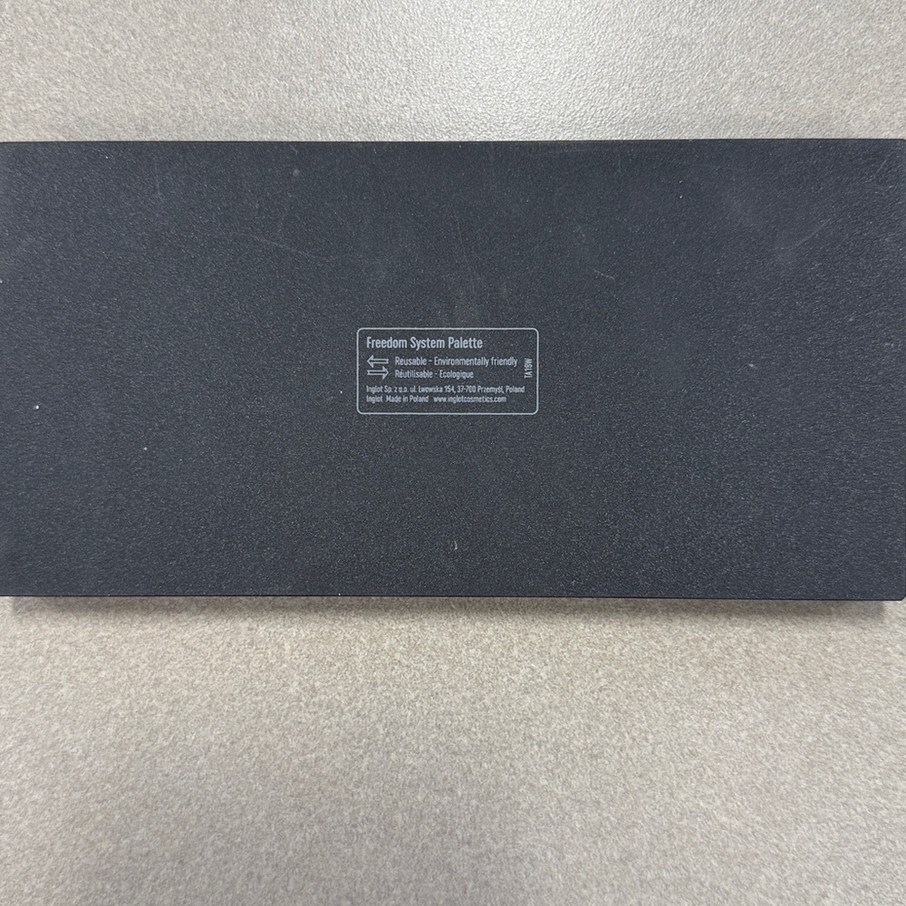 Rare Inglot x Jennifer Lopez Eyeshadow  Palette - Picture 6 of 6